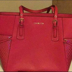 BRAND NEW MICHAEL KORS VOYAGER IN PINK